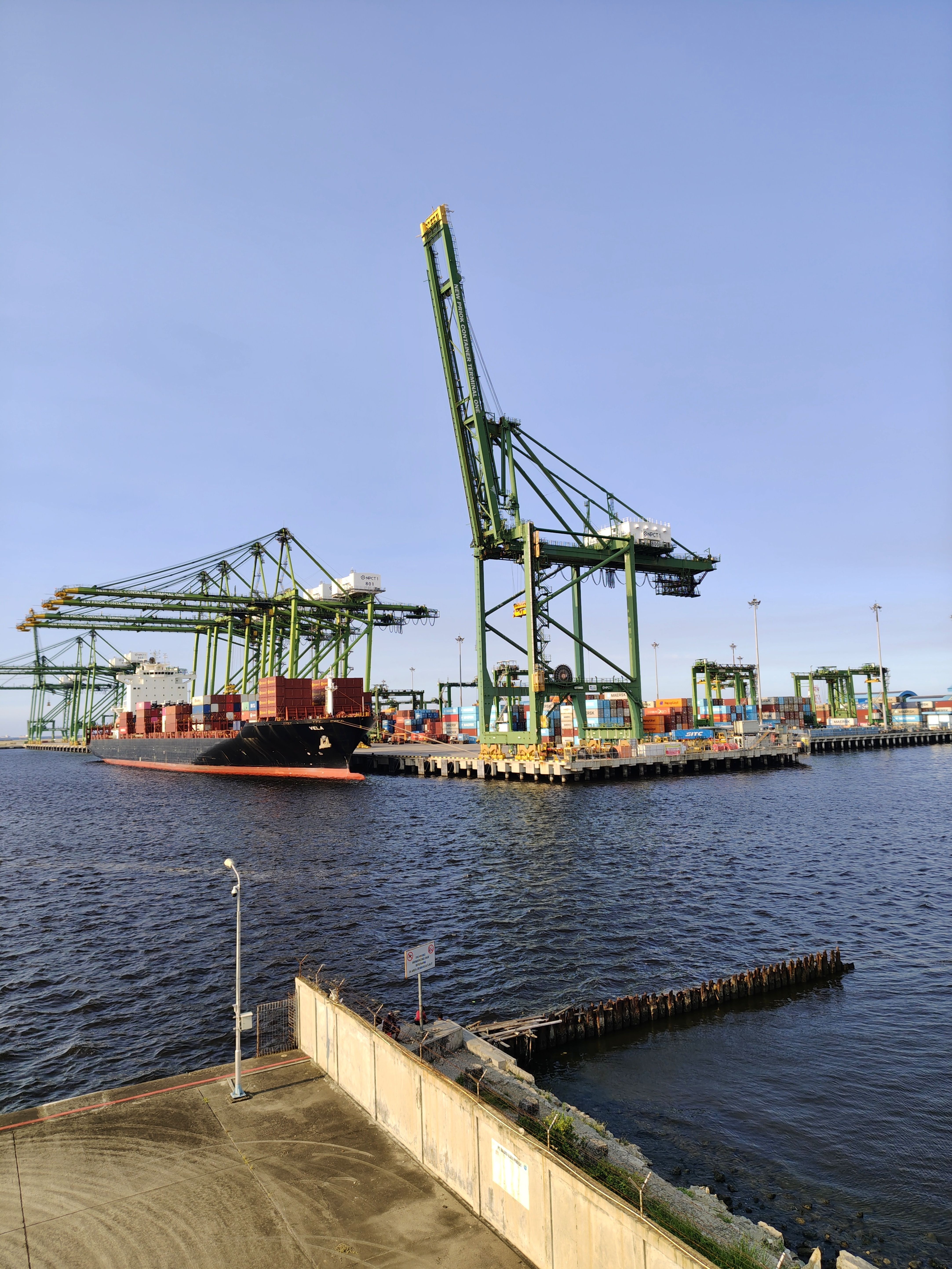 Banchina portuale