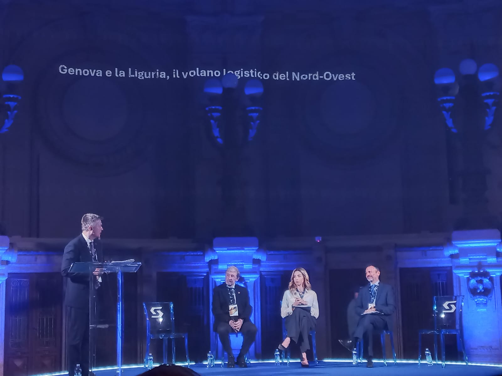 Foto presenze istituzionali all'80esima assemblea pubblica di Spediporto