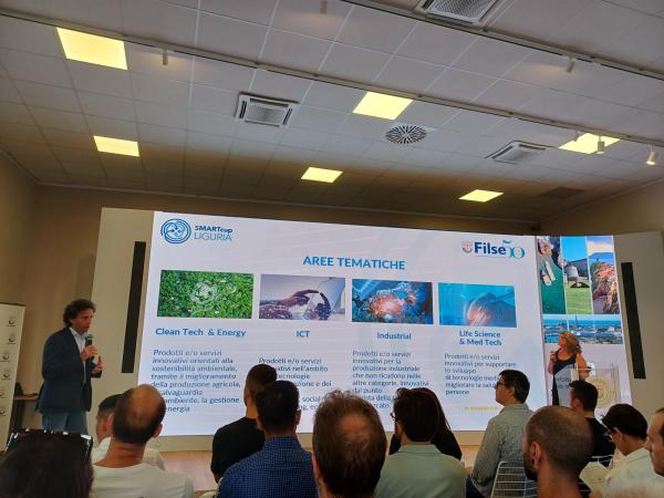 Foto della presentazione della Smart Cup Liguria durante il primo incontro della SMARTcup Academy del 15.09.2025
